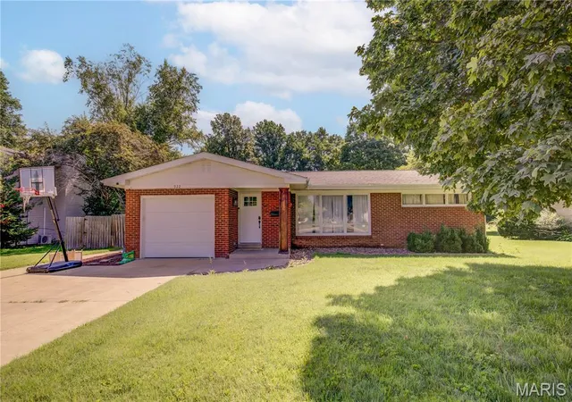 1st image of 922 Hawthorn Dr, Sikeston, MO 63801 | MLS# MIS26048567