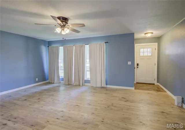3rd image of 922 Hawthorn Dr, Sikeston, MO 63801 | MLS# MIS26048567