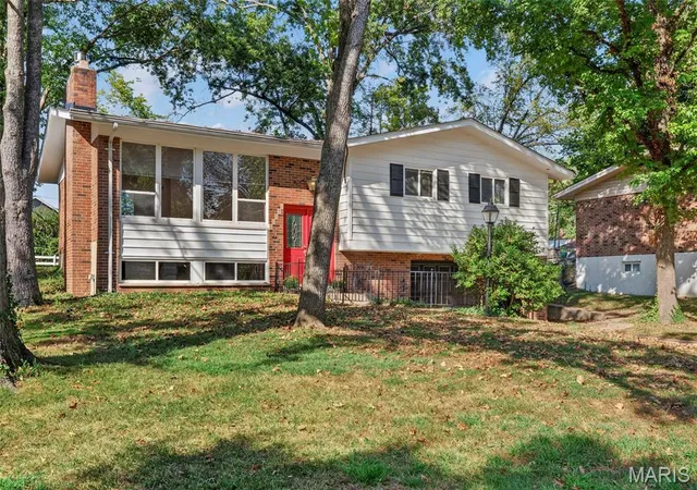 Single family home for sale at 11051 Wylestone Ct, Saint Louis, MO 63126 | MLS# MIS26048570