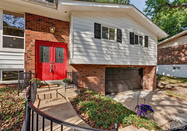Photo 2 of Single family home for sale at 11051 Wylestone Ct, Saint Louis, MO 63126 | MLS# MIS26048570 | Listing updated on 2026-09-29