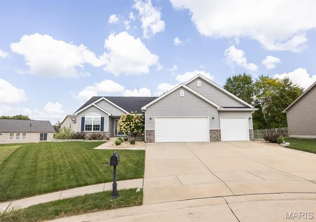 1st image of 1444 Victoria Square Ct, O Fallon, IL 62269 | MLS# MIS26048574