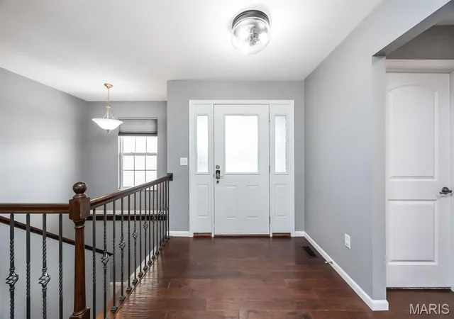 3rd image of 1444 Victoria Square Ct, O Fallon, IL 62269 | MLS# MIS26048574