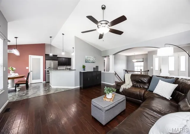 5th image of 1444 Victoria Square Ct, O Fallon, IL 62269 | MLS# MIS26048574