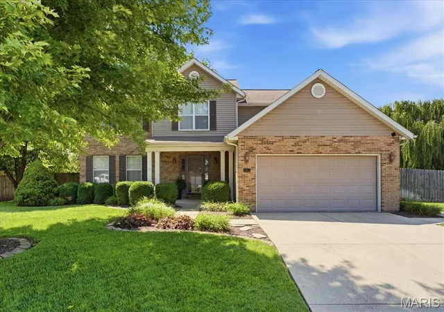 Photo 1 of Sale Pending at 5211 Duke Dr, Fairview Heights, IL 62208 | MLS# MIS26048575 | Listing updated on 2026-10-08