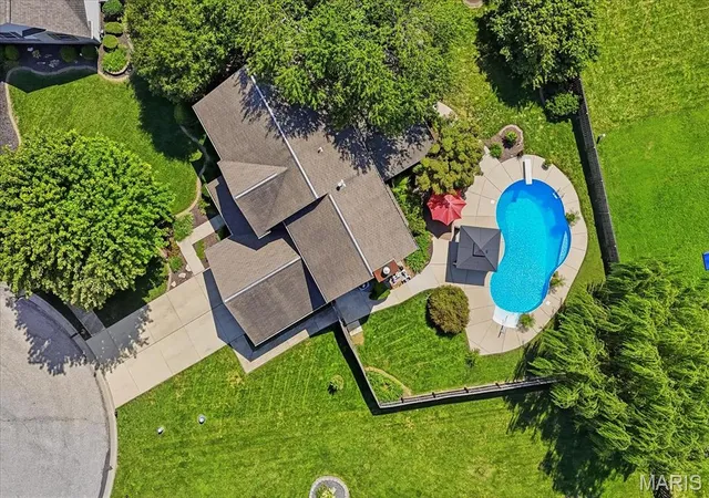 Photo 3 of Sale Pending at 5211 Duke Dr, Fairview Heights, IL 62208 | MLS# MIS26048575 | Listing updated on 2026-10-08