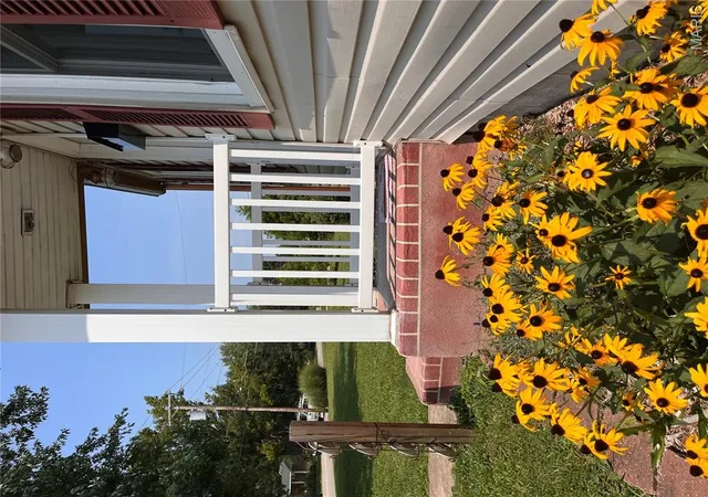 Photo 3 of Single family home for sale at 1102 N Washington St, Farmington, MO 63640 | MLS# MIS26048576 | Listing updated on 2026-09-29
