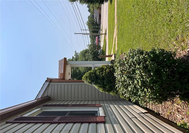 Photo 4 of Single family home for sale at 1102 N Washington St, Farmington, MO 63640 | MLS# MIS26048576 | Listing updated on 2026-09-29