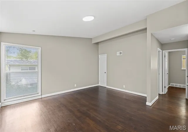 Photo 3 of Single family home for sale at 1105 Apache Dr, Florissant, MO 63033 | MLS# MIS26048581 | Listing updated on 2026-09-07