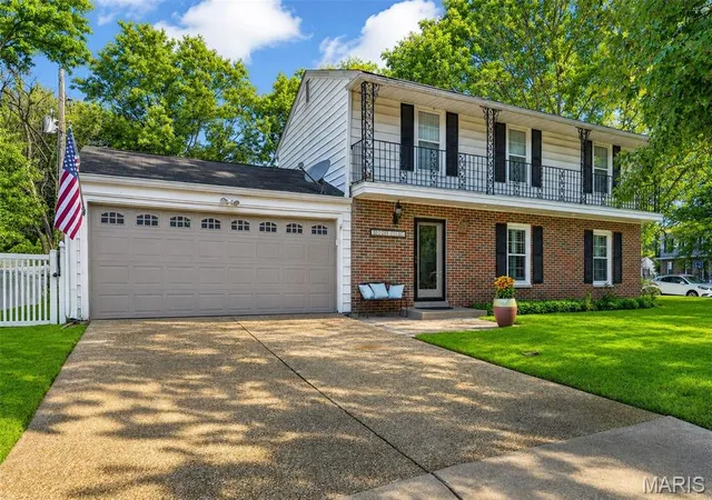 1st image of 8925 Lou Ct, Saint Louis, MO 63126 | MLS# MIS26048584