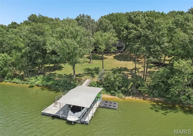 Photo 3 of Single family home for sale at 106 Greggs Ln, Hillsboro, IL 62049 | MLS# MIS26048591 | Listing updated on 2026-08-06