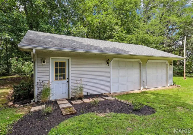 57th image of 106 Greggs Ln, Hillsboro, IL 62049 | MLS# MIS26048591
