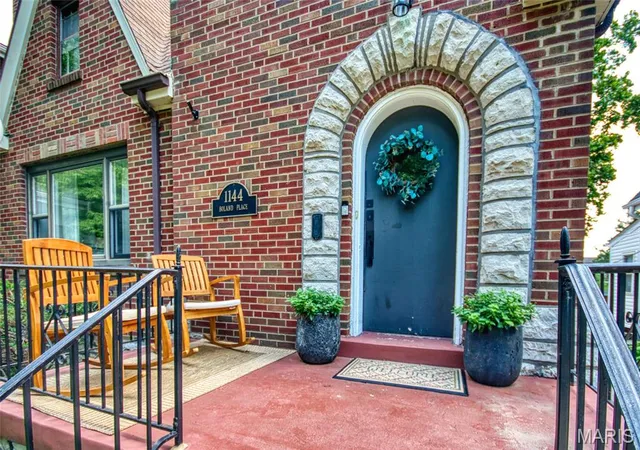Photo 2 of Sale Pending at 1144 Boland Pl, Saint Louis, MO 63117 | MLS# MIS26048594 | Listing updated on 2026-09-01