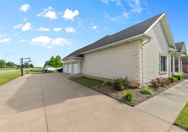 4th image of 915 Plantation Blvd, Sikeston, MO 63801 | MLS# MIS26048608