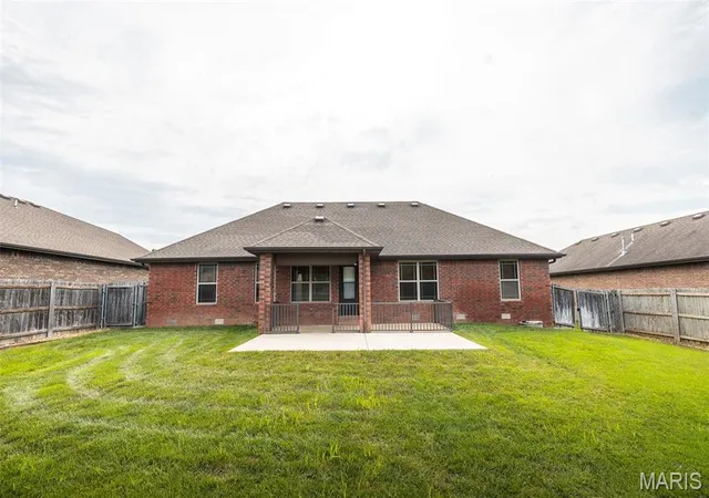 Photo 32 of Sale Pending at 5817 S Cottonwood Dr, Battlefield, MO 65619 | MLS# MIS26048609 | Listing updated on 2026-08-31