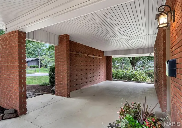 3rd image of 729 W Jewel Ave, Saint Louis, MO 63122 | MLS# MIS26048611