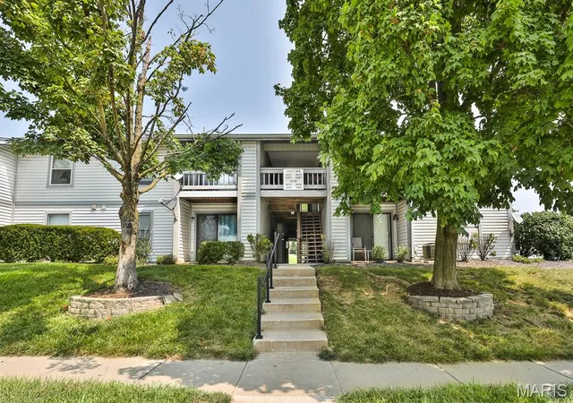 Condo for sale at 1615 Summergate Pkwy #M, Saint Peters, MO 63303 | MLS# MIS26048613
