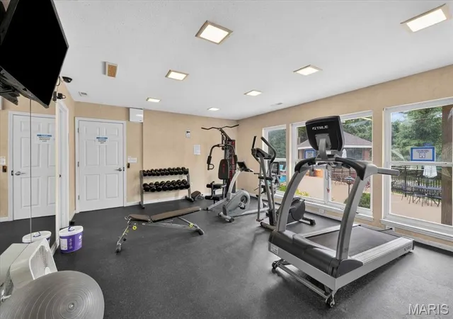 image of 1920 Hunting Lake Ct, Saint Louis, MO 63122