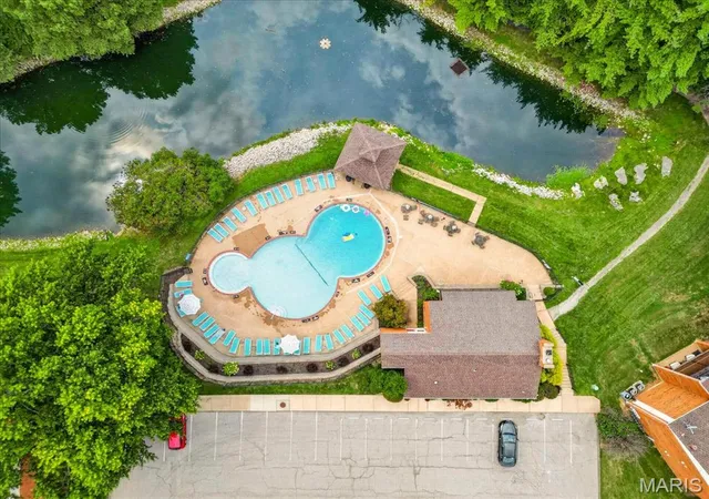 image of 1920 Hunting Lake Ct, Saint Louis, MO 63122