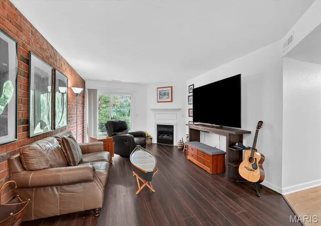 2nd image of 1920 Hunting Lake Ct #102, Saint Louis, MO 63122 | MLS# MIS26048615