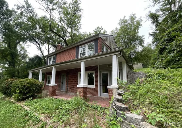 Photo 3 of Sale Pending at 2979 Petticoat Junction Ln, Glen Carbon, IL 62034 | MLS# MIS26048617 | Listing updated on 2026-09-04