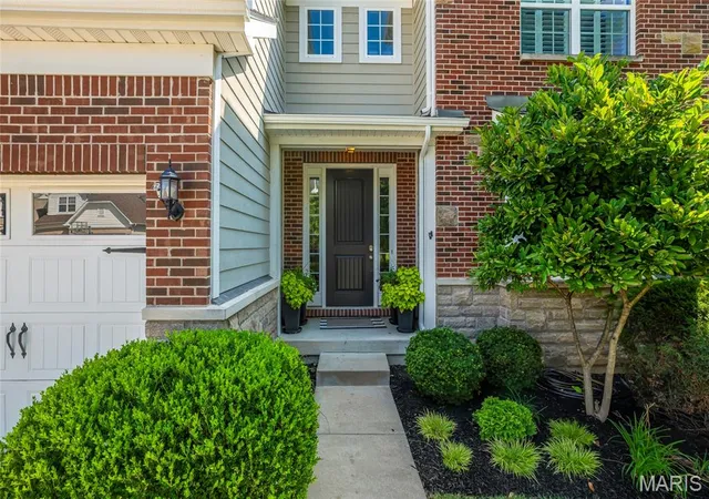 Photo 2 of Sale Pending at 360 Willow Weald Path, Chesterfield, MO 63005 | MLS# MIS26048623 | Listing updated on 2026-09-04