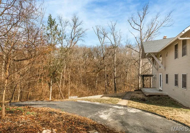 3rd image of 1 River Bend Dr, Fenton, MO 63026 | MLS# MIS26048627
