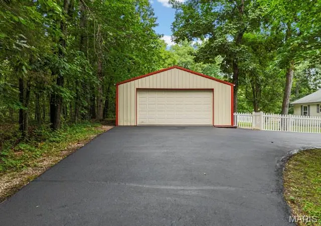 4th image of 324 Bridlewood Rd, Festus, MO 63028 | MLS# MIS26048632