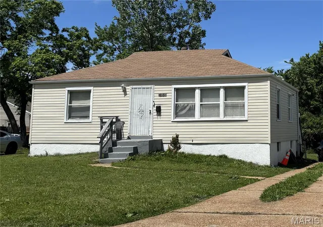 Photo 1 of Sale Pending at 8235 Zoe Dr, Saint Louis, MO 63134 | MLS# MIS26048634 | Listing updated on 2026-08-06