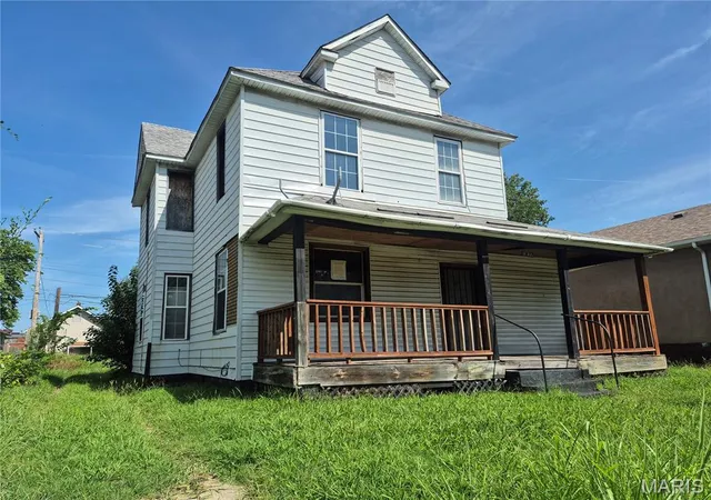 Photo 3 of Multi family home for sale at 1937 Benton St, Granite City, IL 62040 | MLS# MIS26048635 | Listing updated on 2026-09-01
