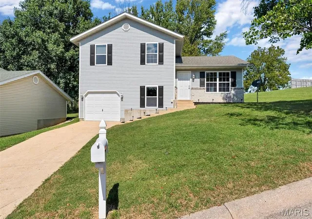 Photo 1 of Sale Pending at 5 W 12th Street, Washington, MO 63090 | MLS# MIS26048643 | Listing updated on 2026-10-06