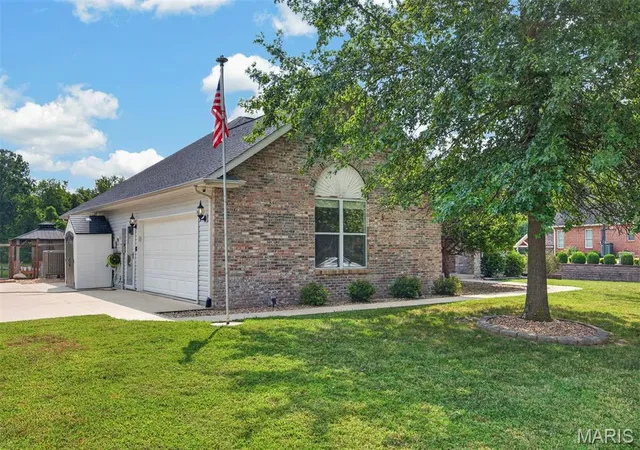 Photo 2 of Single family home for sale at 6462 Timber Lane Dr, Mascoutah, IL 62258 | MLS# MIS26048648 | Listing updated on 2026-09-13