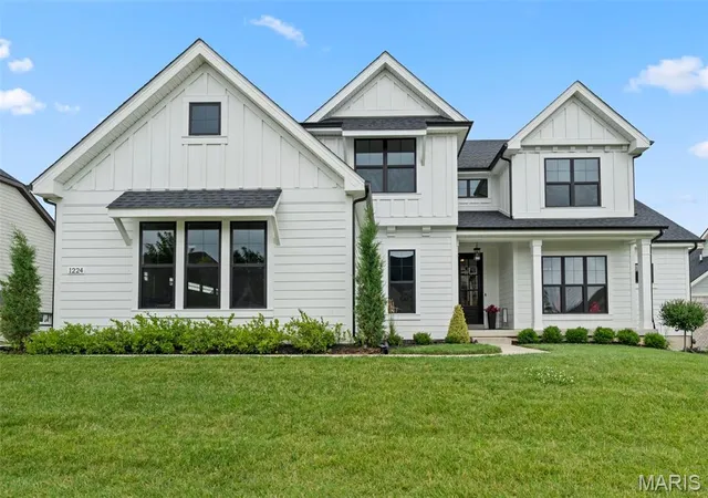 Photo 1 of Single family home for sale at 1224 Patchwork Flds, Chesterfield, MO 63005 | MLS# MIS26048658 | Listing updated on 2026-09-29