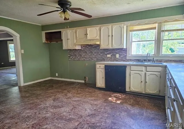 3rd image of 1907 E Parkview, Caruthersville, MO 63830 | MLS# MIS26048672