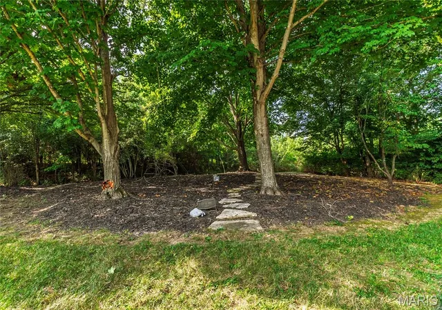 Photo 3 of Single family home for sale at 17507 Summit View Pl Cvs, Glencoe, MO 63038 | MLS# MIS26048676 | Listing updated on 2026-08-31