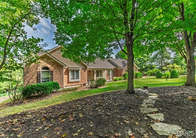 Photo 3 of Single family home for sale at 17507 Summit View Pl Cvs, Glencoe, MO 63038 | MLS# MIS26048676 | Listing updated on 2026-08-31