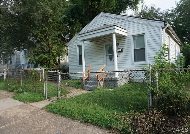 Photo 2 of Single family home for sale at 1163 Howell St, Saint Louis, MO 63147 | MLS# MIS26048684 | Listing updated on 2026-08-29