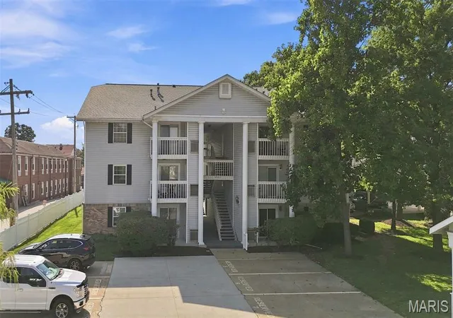1st image of 667 S Kirkwood Rd #202, Saint Louis, MO 63122 | MLS# MIS26048686