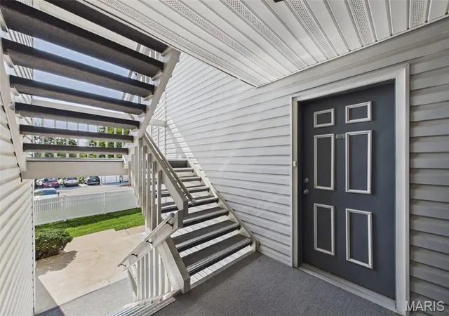 2nd image of 667 S Kirkwood Rd #202, Saint Louis, MO 63122 | MLS# MIS26048686