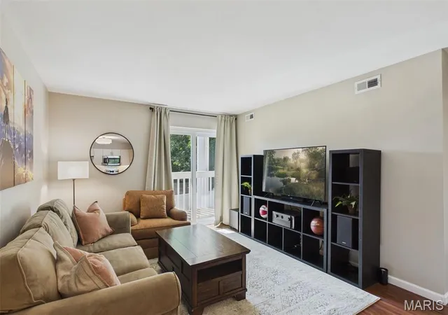 Photo 3 of Condo for sale at 667 S Kirkwood Rd #202, Saint Louis, MO 63122 | MLS# MIS26048686 | Listing updated on 2026-09-29
