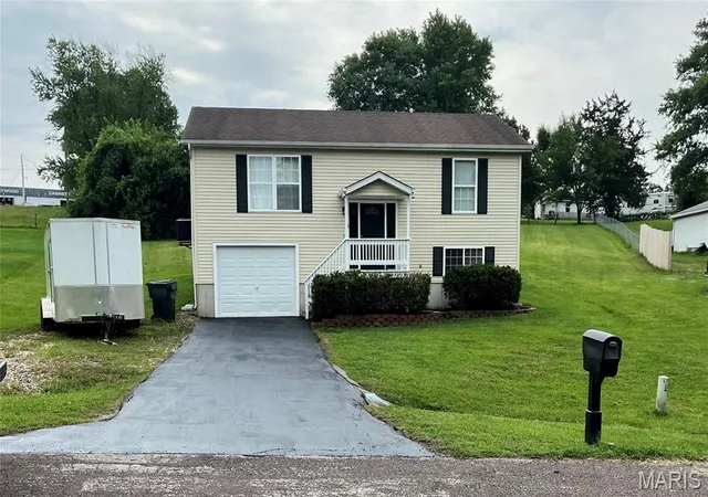 Photo 1 of Single family home for sale at 6224 Yellow Brick Rd, Washington, MO 63090 | MLS# MIS26048696 | Listing updated on 2026-09-21