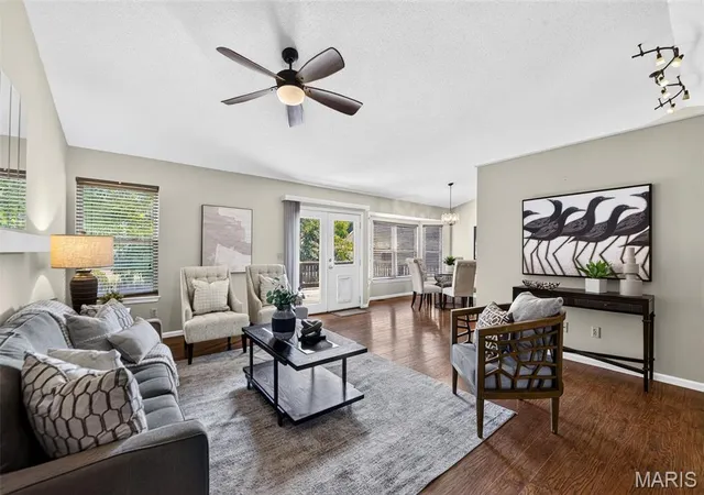 Photo 3 of Sale Pending at 582 Prentice Dr, St Peters, MO 63376 | MLS# MIS26048697 | Listing updated on 2026-09-13