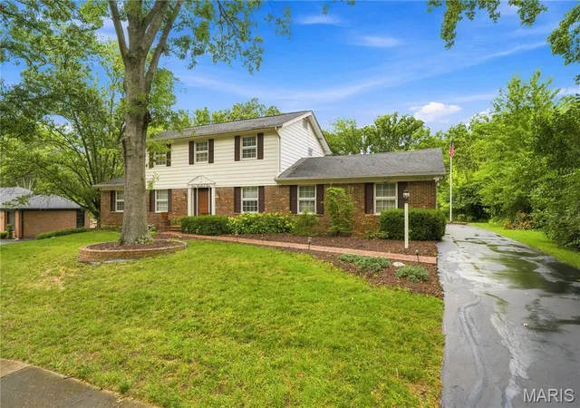 Photo 2 of Single family home for sale at 505 Richley Dr, Chesterfield, MO 63017 | MLS# MIS26048710 | Listing updated on 2026-09-14