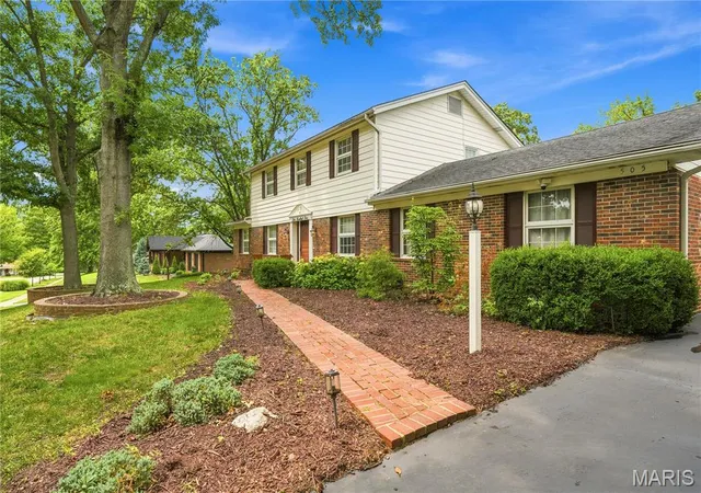 Photo 3 of Single family home for sale at 505 Richley Dr, Chesterfield, MO 63017 | MLS# MIS26048710 | Listing updated on 2026-09-14