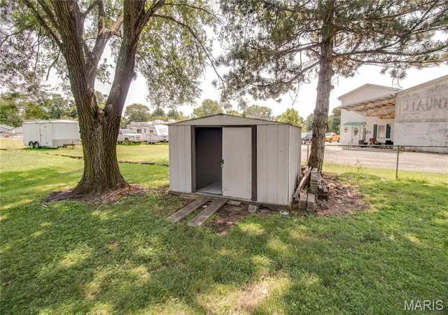 Photo 39 of Sale Pending at 700 E Main St, Staunton, IL 62088 | MLS# MIS26048719 | Listing updated on 2026-08-20