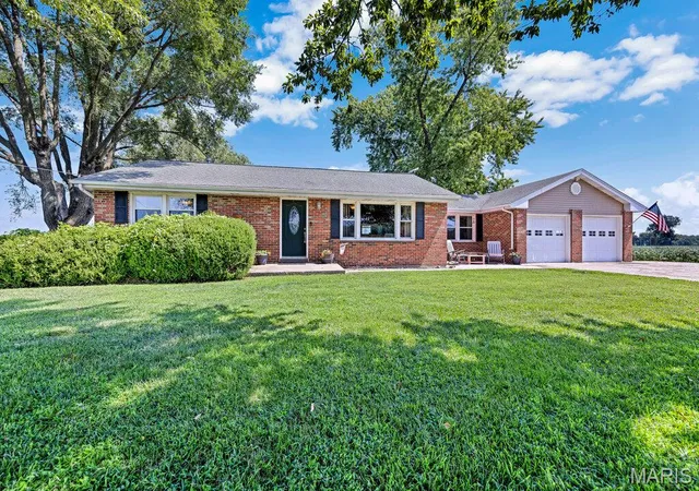 Photo 1 of Sale Pending at 4915 Tower Line Rd, Saint Charles, MO 63301 | MLS# MIS26048722 | Listing updated on 2026-08-26