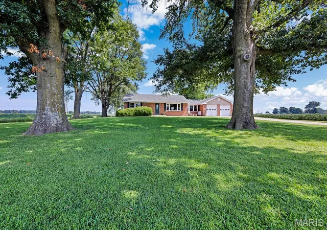 Photo 3 of Sale Pending at 4915 Tower Line Rd, Saint Charles, MO 63301 | MLS# MIS26048722 | Listing updated on 2026-08-26