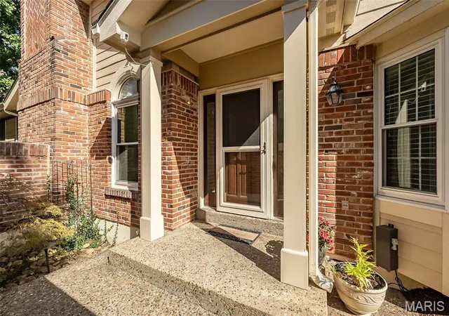 Photo 3 of Single family home for sale at 14620 Timberlake Manor Ct, Chesterfield, MO 63017 | MLS# MIS26048737 | Listing updated on 2026-10-05