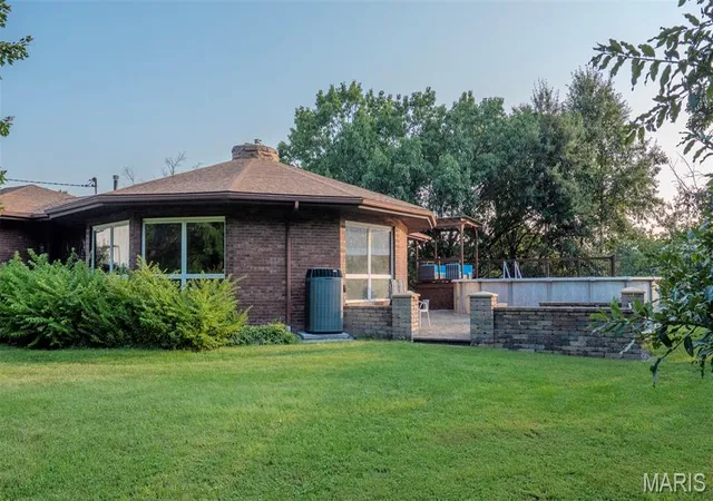 5th image of 7067-7073 Farrow Ln, Godfrey, IL 62035 | MLS# MIS26048739