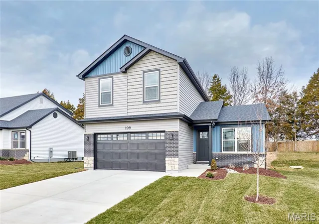 Photo 3 of Single family home for sale at 129 Peruque Creek Manor, Wright City, MO 63390 | MLS# MIS26048740 | Listing updated on 2026-07-29