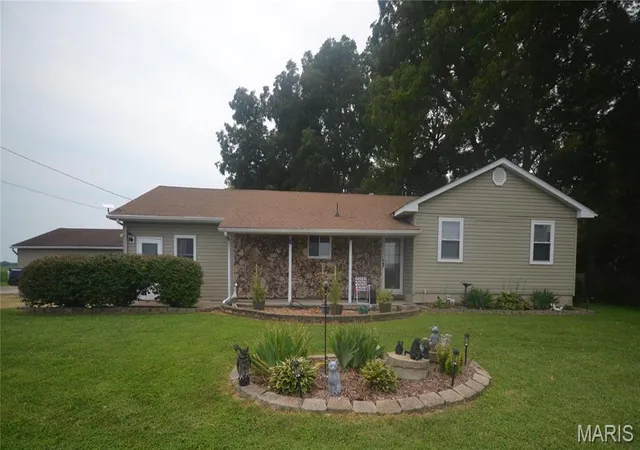 Photo 1 of Single family home for sale at 5561 Blank Rd, Smithton, IL 62285 | MLS# MIS26048742 | Listing updated on 2026-08-02